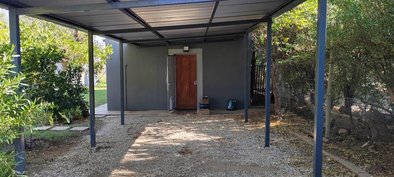 2 Bedroom Property for Sale in Kanoneiland Northern Cape